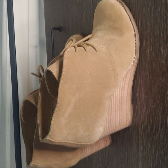 Lucky Brand Lace Up camel Leather Suede Heeled Ankle Bootie Size 8 - Picture 6 of 10